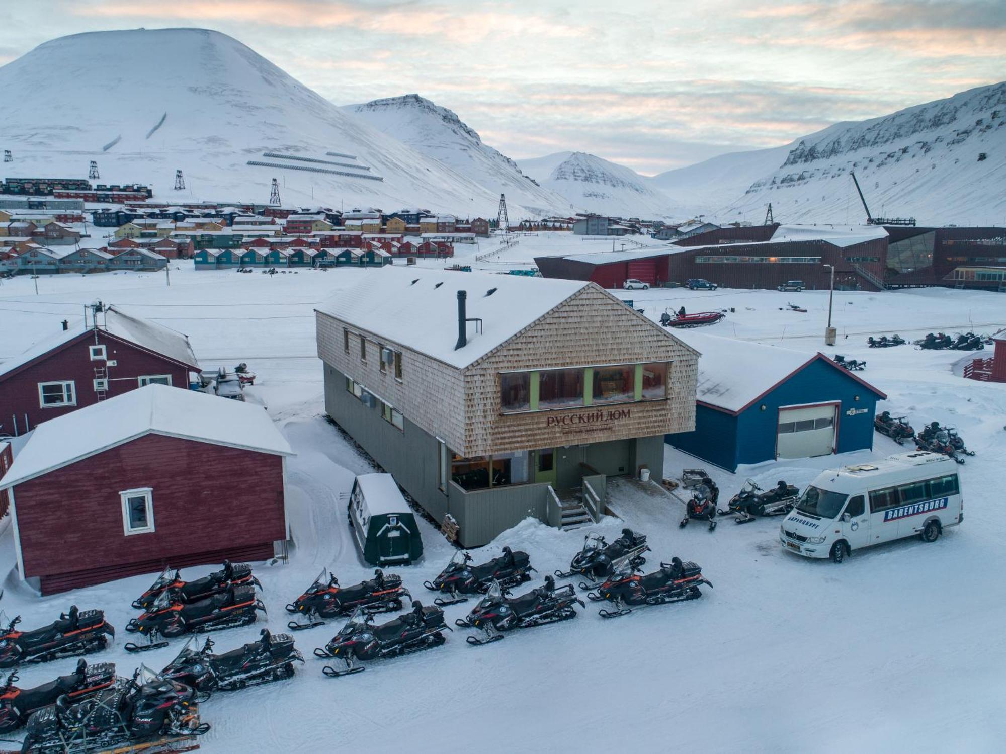 Russkiy Dom Longyearbyen Luaran gambar