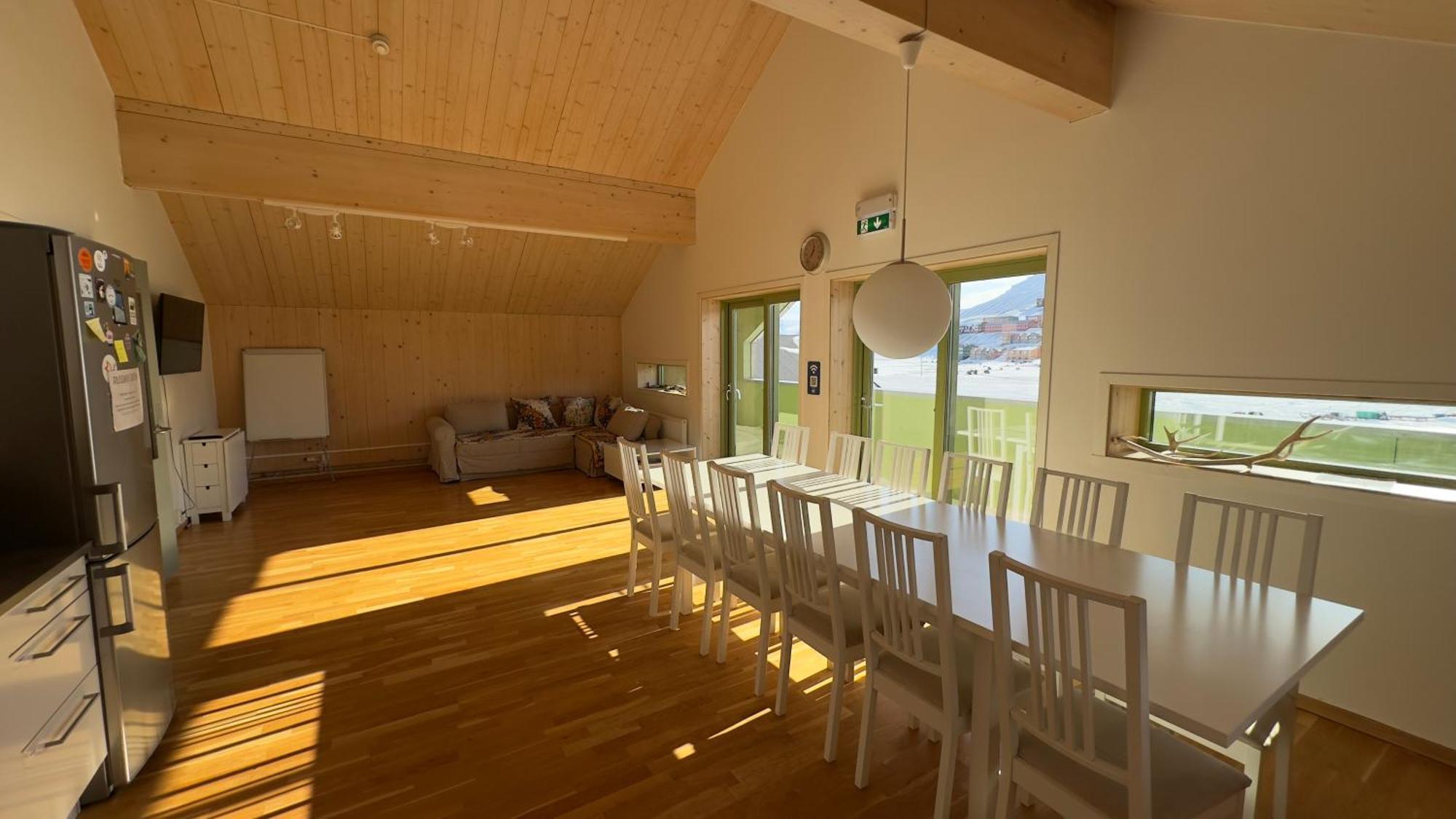 Russkiy Dom Longyearbyen Luaran gambar